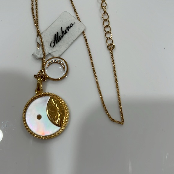 MAKUNA SUN MOON AND STAR NECKLACE GOLD MOTHER OF PEARL BRAND NEW APPROX 18 inch - Picture 2 of 5